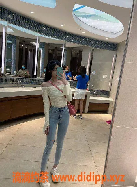 深圳楼凤-福田薇薇，788元体验多项贴心服务