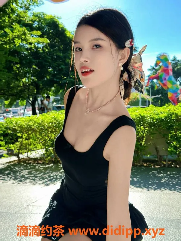 深圳楼凤资源信息,龙华青青，1000元体验鸳鸯浴与深喉服务