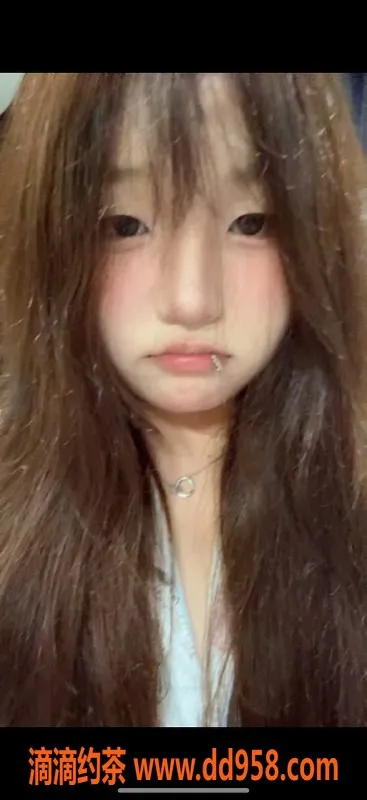 深圳楼凤资源信息,宝安kk，700p嫩妹SM体验，热情舌吻等你来享受！