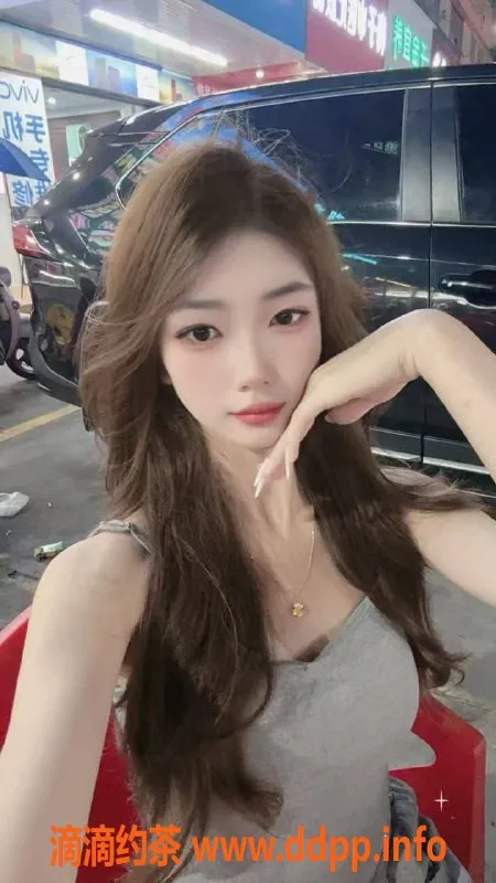 深圳楼凤资源信息,龙岗嫩妹柒柒，1000起，体验蛇吻与制服魅力