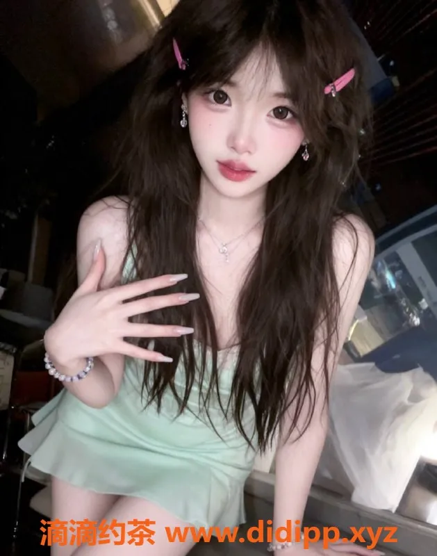 深圳楼凤-宝安宝宝 性感萝莉 1068起 舌吻六九服务