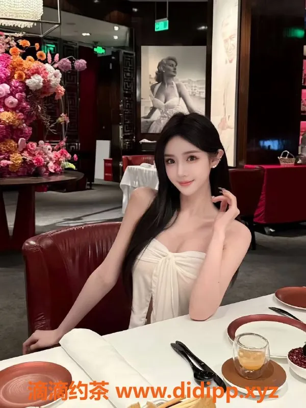 南通楼凤-南通小萌，163身高，48体重，服务价P800