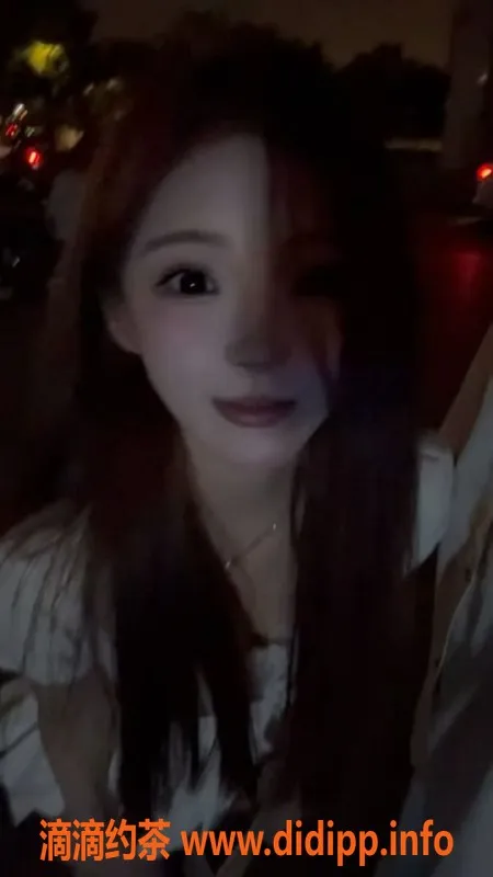 无锡楼凤-新吴区高颜值点点，160cm/40kg陪浴体验