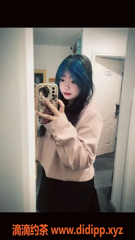 成都楼凤-武侯区小雪 18岁163/60的丰满嫩妹