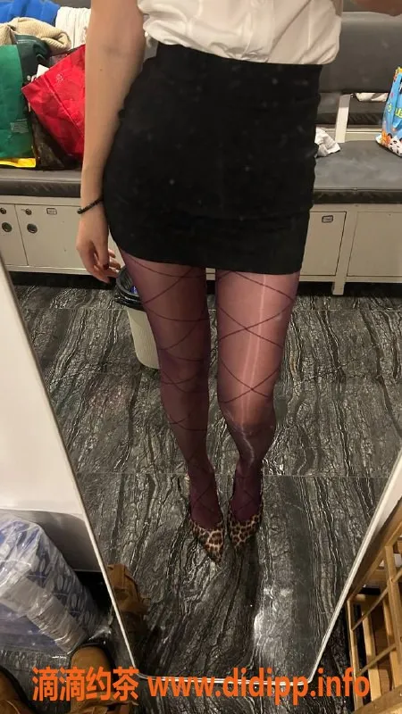 广州楼凤-广州天河御姐七月，800元畅享鸳鸯浴