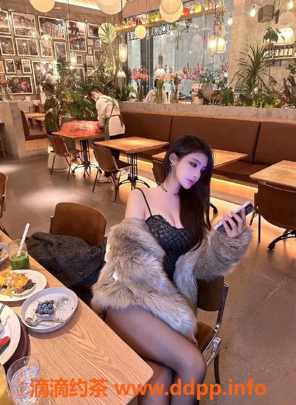 深圳上门服务-福田叶灵儿，2800P上门服务，体验舌吻与69