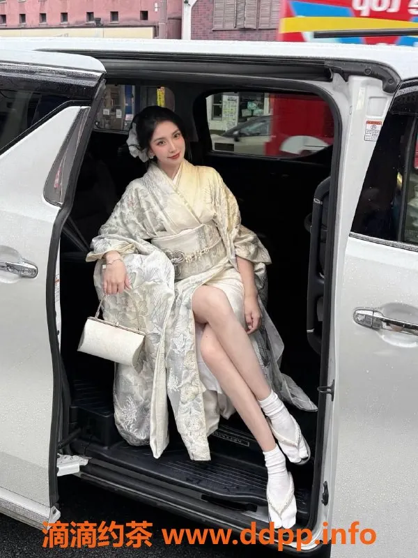 深圳楼凤-福田长腿美女由纪雪子，1300P的绝妙体验