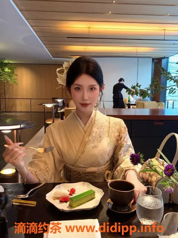 深圳楼凤-福田长腿美女由纪雪子，1300P的绝妙体验