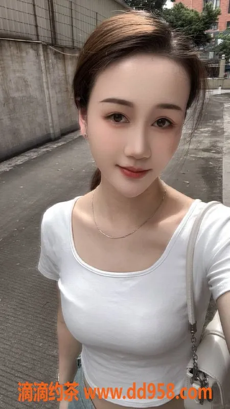 深圳楼凤-龙华高馨，20岁身高170，52kg体验只需700元