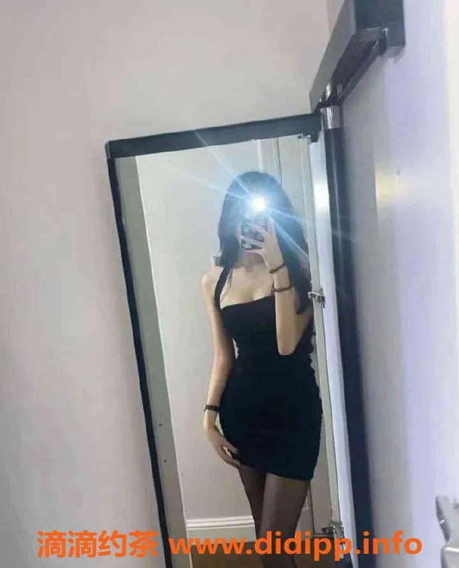 昆明楼凤-官渡区小麦兜，600元服务，性感制服诱惑