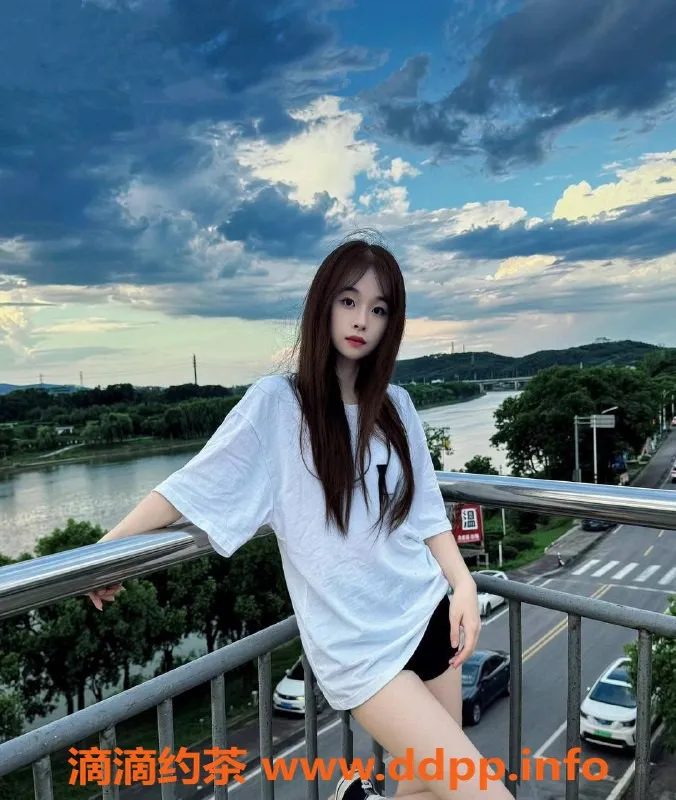 深圳楼凤-南山小可儿，170长腿嫩妹，48kg身材诱人