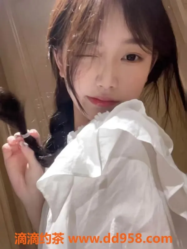 无锡楼凤-锡山区高颜值妮妮，165cm，45kg，火辣陪浴服务