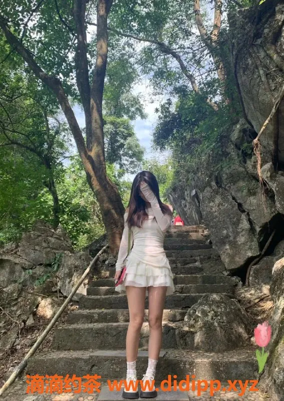 温州楼凤-乐清小昭，165cm温柔嫩妹，700元体验