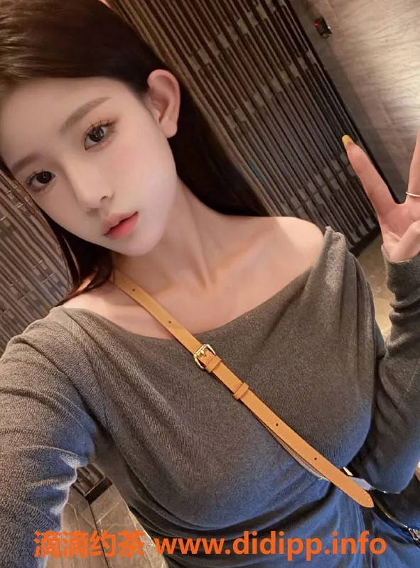 广州楼凤-天河嫩妹倾城，1000元美腿69服务