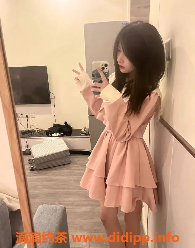 成都楼凤-成华区小颜萝莉佳人，嫩肤可人，80+斤A胸