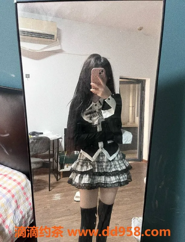 深圳楼凤资源信息,龙华嫩妹李萌萌｜1000P起，制服六九舌吻服务