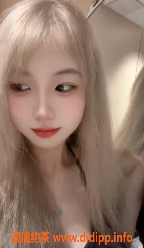 深圳楼凤-宝安嫩妹曼波，1000元享制服等多项服务