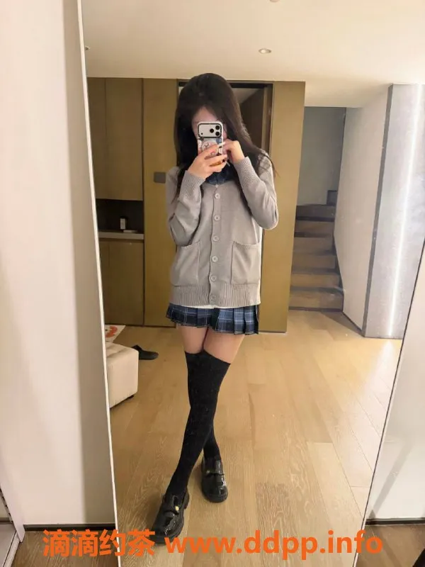 深圳楼凤-南山区嫩妹贝贝，制服调情服务，价格1200-2400