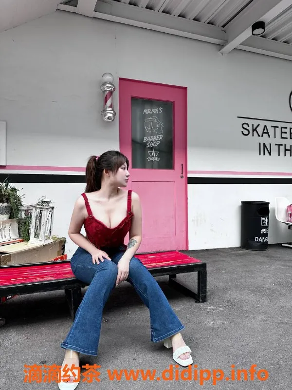 北京楼凤-东直门虞诗瑶，教师兼职内衣卖家，批发30Z起