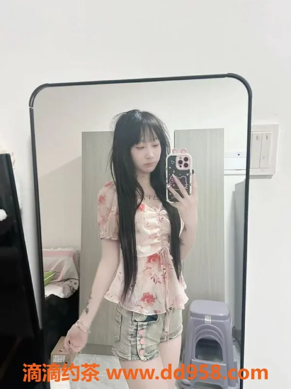 成都楼凤-成华区嫩妹梅梅，车牌1412，服务优质