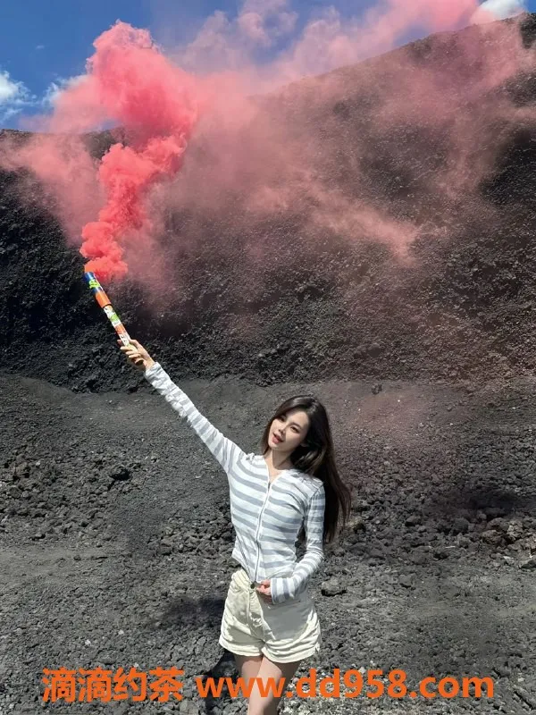 广州楼凤-天河沐沐，800元嫩妹服务，尽享亲密体验