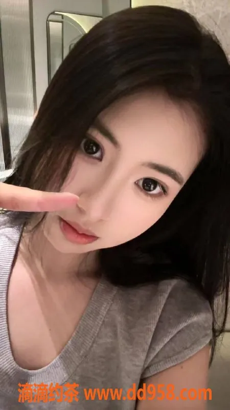 深圳楼凤-罗湖嫩妹沐芸，800元舌吻与鸳鸯浴服务