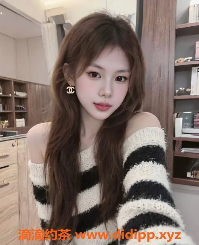 中山楼凤-西区小荷，18岁B罩杯，服务超赞