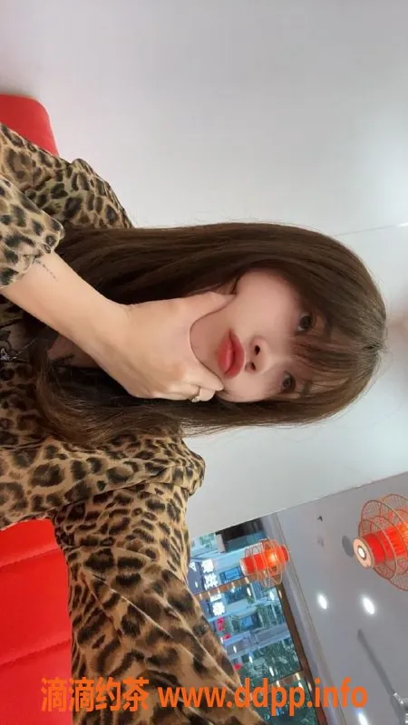 广州楼凤-南海嫩妹笑笑，价格600，享受舌吻与69服务