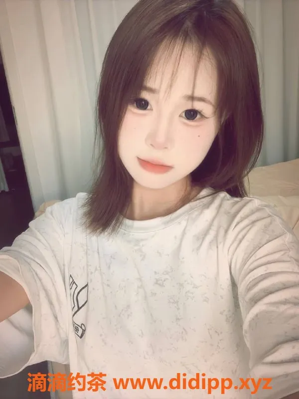 武汉楼凤-洪山佩奇，性感尤物，服务不错，价格合理