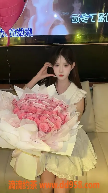 深圳楼凤-宝安小青，性感诱惑，一次只需1000元