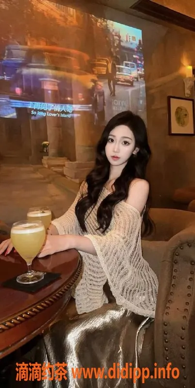 常州楼凤-常州嘟嘟，168cm高、93斤，24岁热情服务