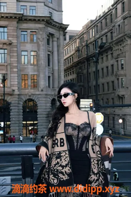 常州楼凤-常州嘟嘟，168cm高、93斤，24岁热情服务