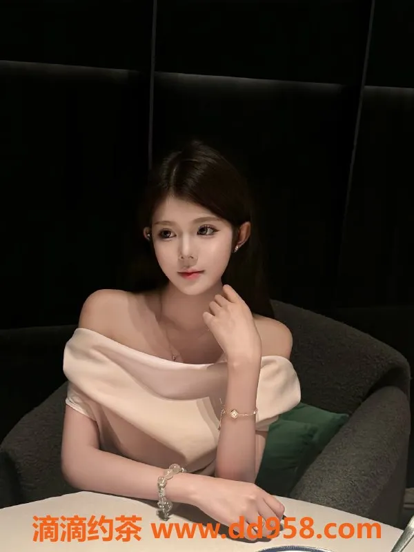 深圳楼凤资源信息,福田嫩妹十安，900元享舌吻服务