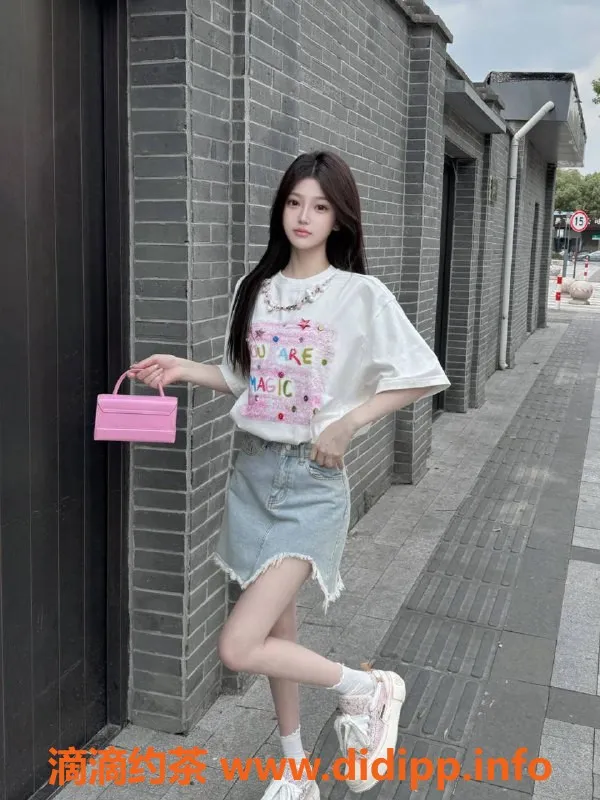 深圳楼凤-宝安嫩妹姚多多，1200起，服务多样