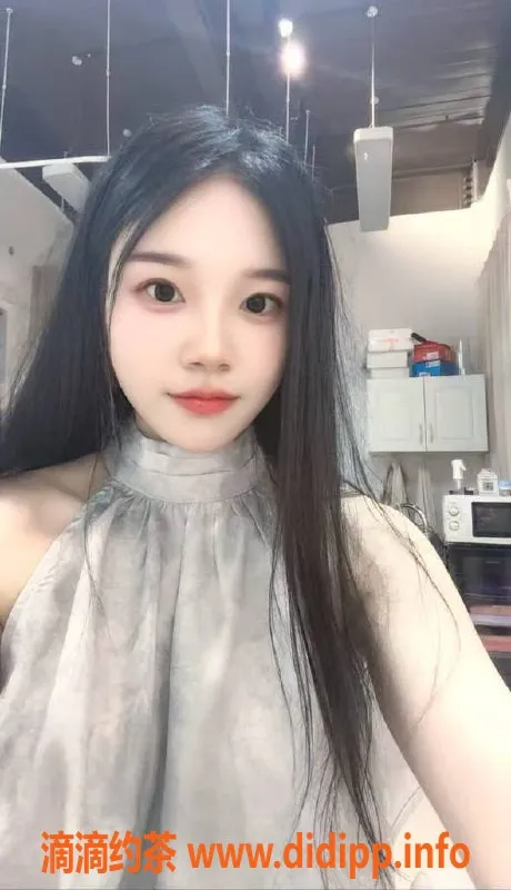 深圳楼凤-宝安沐沐，700p极致服务，嫩妹来袭