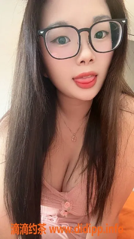 广州楼凤-白云米米：嫩妹气质，500p水中萧