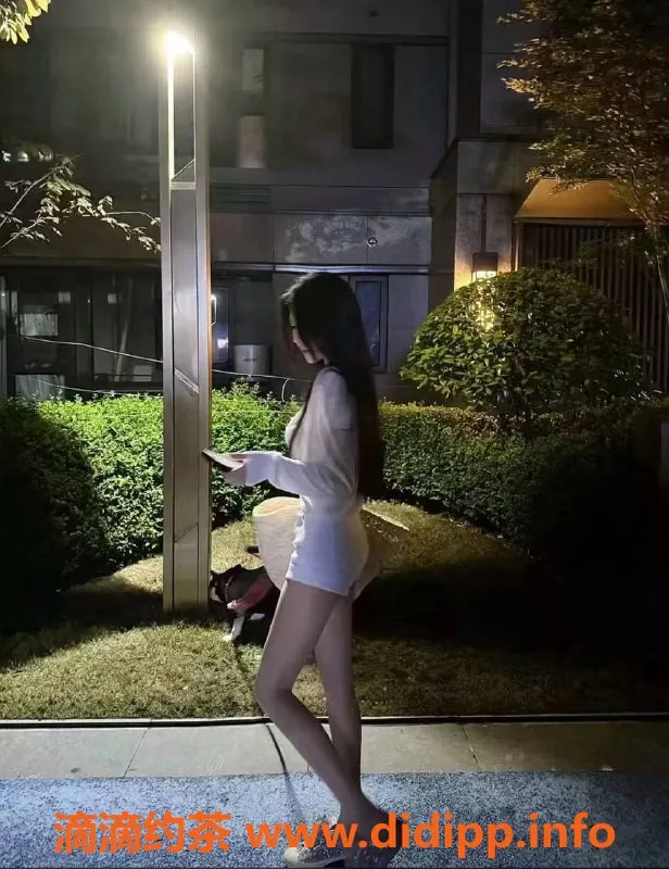 深圳楼凤资源信息,南山允儿，165cm，42kg，1100元可外出服务