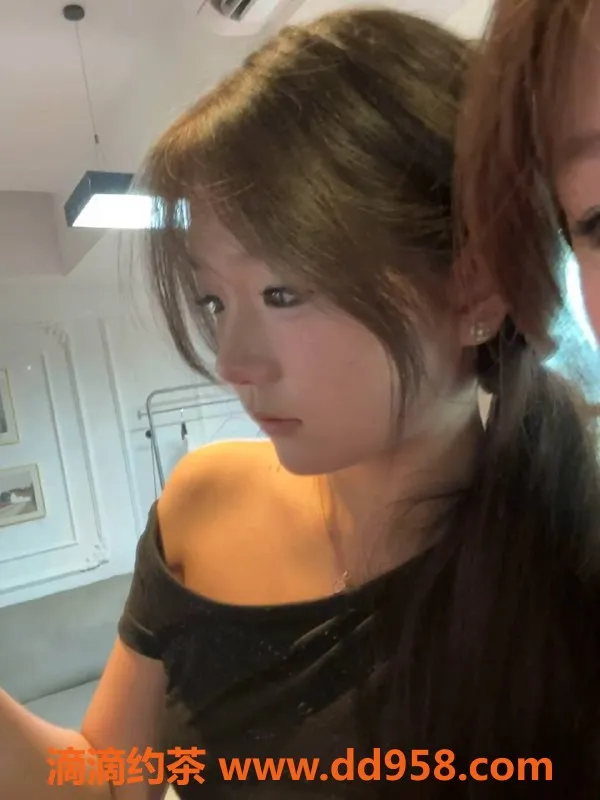 洛阳楼凤-怡怡，18岁嫩妹，166cm纯情诱惑，洛阳特惠