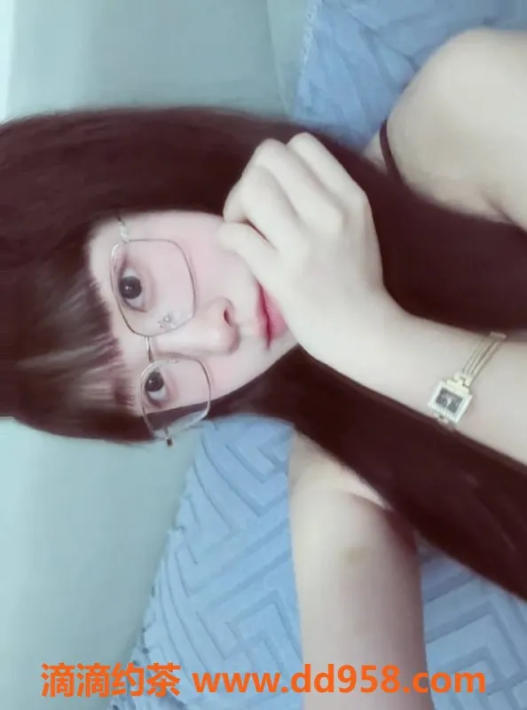 广州楼凤-天河嫩妹语鱼，舌吻鸳夜课，8P体验