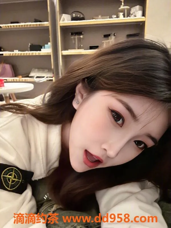 广州楼凤-天河嫩妹冉冉，8P服务，性感大胸