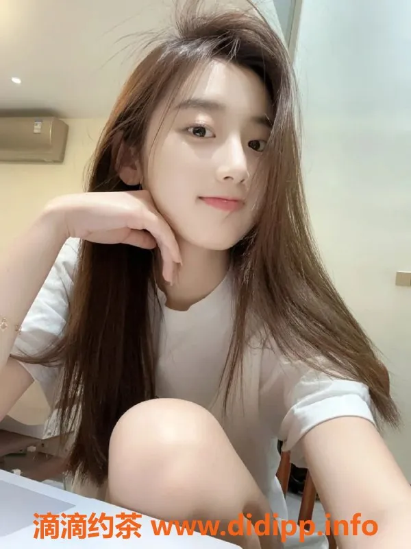 广州楼凤-番禺区20岁清纯女大新兼职—颜汐