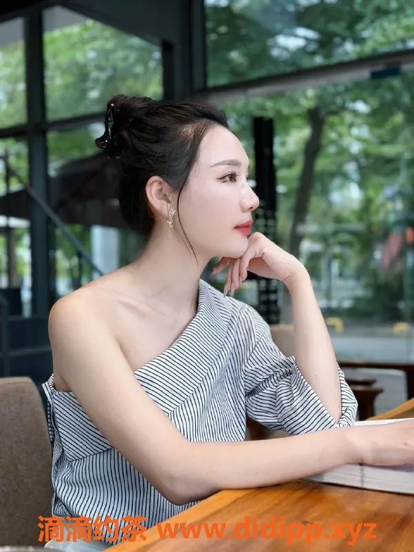 东莞楼凤-南城铭铭，诱惑服务，尽享激情体验