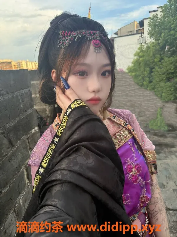 福州楼凤-丰泽区萌妹菲菲，18岁165高，颜值在线