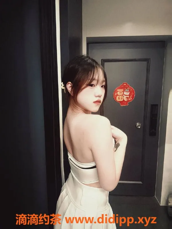 福州楼凤资源信息,丰泽区萌妹菲菲，18岁165高，颜值在线