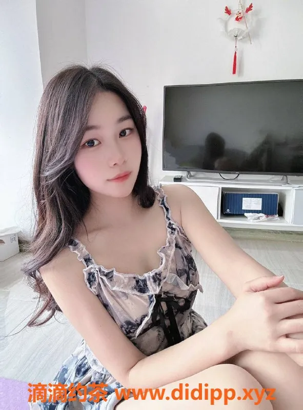 广州楼凤-天河嫩妹小颖，500元69丝袜服务体验