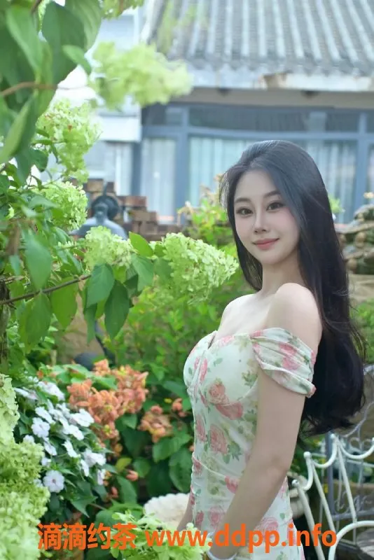 广州楼凤-海珠御姐思思，700元夜课服务，尽享激情体验