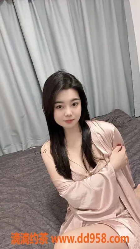 广州楼凤-白云御姐盈盈，6P鸳鸯浴等你来体验！