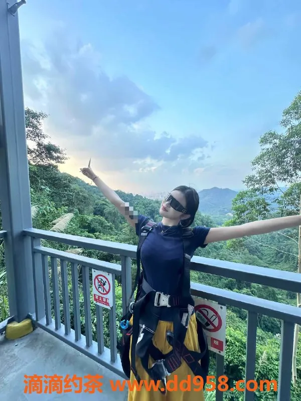 广州楼凤-天河嫩妹葡萄，8P大胸舌吻服务！