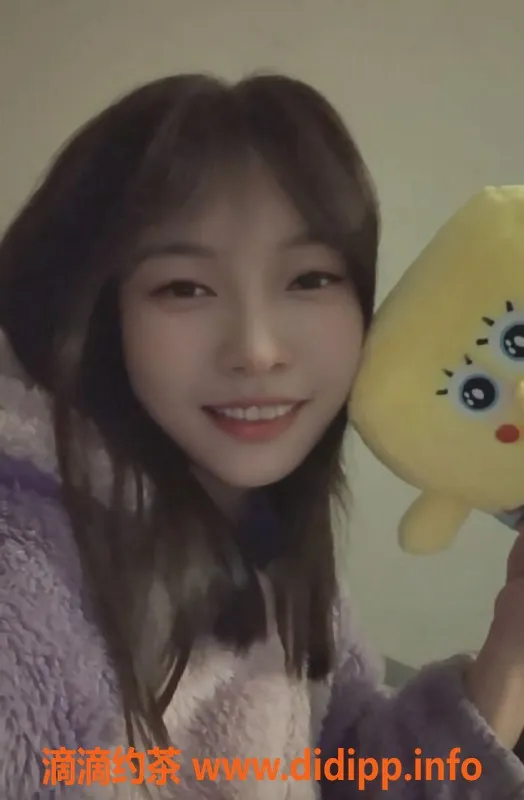 广州楼凤-天河诗雅，550元学妹服务，视频验证