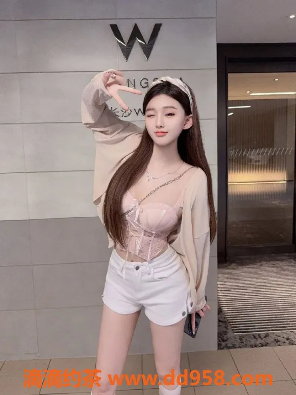 广州楼凤-天河许妍，御姐气质，8P鸳鸯浴服务